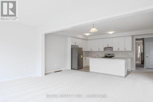 95 Corley Street, Kawartha Lakes (Lindsay), ON - Indoor Photo Showing Kitchen