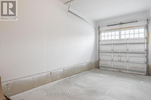 95 Corley Street, Kawartha Lakes (Lindsay), ON - Indoor Photo Showing Garage