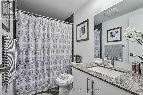 405 - 1 Falaise Road, Toronto, ON - Indoor Photo Showing Bathroom