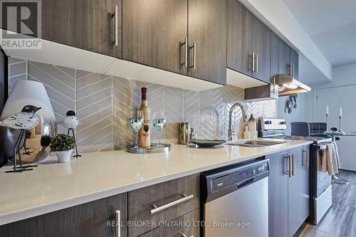 405 - 1 Falaise Road, Toronto, ON - Indoor Photo Showing Kitchen With Double Sink