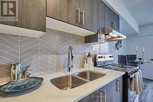 405 - 1 Falaise Road, Toronto, ON - Indoor Photo Showing Kitchen With Double Sink