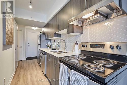 405 - 1 Falaise Road, Toronto, ON - Indoor Photo Showing Kitchen With Double Sink