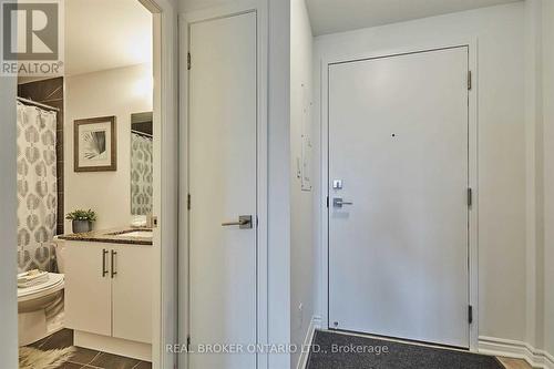 405 - 1 Falaise Road, Toronto, ON - Indoor Photo Showing Other Room