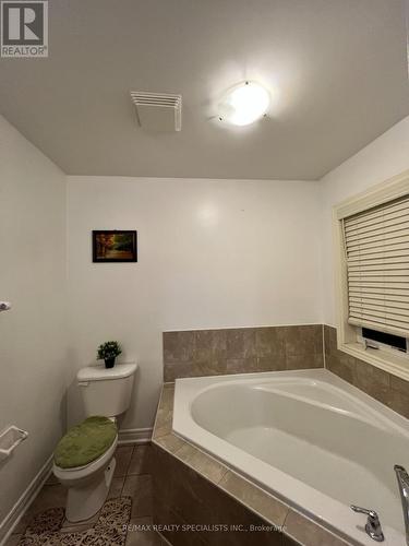 49 Baby Pointe Trail, Brampton, ON - Indoor Photo Showing Bathroom