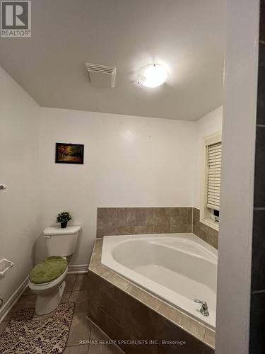 49 Baby Pointe Trail, Brampton, ON - Indoor Photo Showing Bathroom