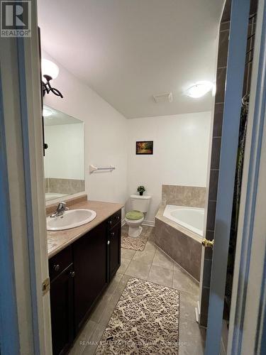 49 Baby Pointe Trail, Brampton, ON - Indoor Photo Showing Bathroom