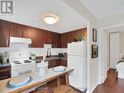 Th94 - 9 Windermere Avenue, Toronto, ON - Indoor Photo Showing Kitchen