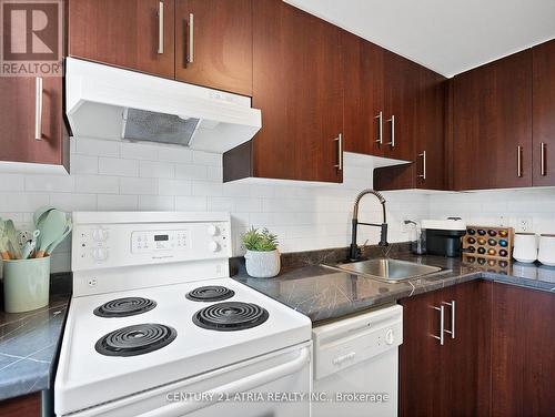 Th94 - 9 Windermere Avenue, Toronto, ON - Indoor Photo Showing Kitchen