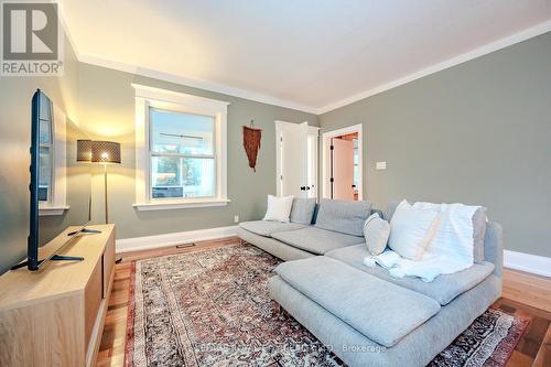 33 Audrey Avenue, Guelph, ON - Indoor Photo Showing Living Room