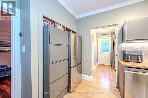 33 Audrey Avenue, Guelph, ON - Indoor Photo Showing Kitchen