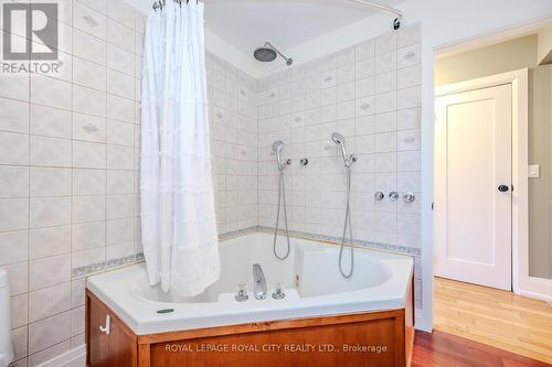 33 Audrey Avenue, Guelph, ON - Indoor Photo Showing Bathroom