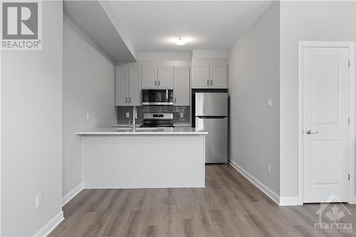 818 Glissade Grove, Ottawa, ON - Indoor Photo Showing Kitchen With Double Sink