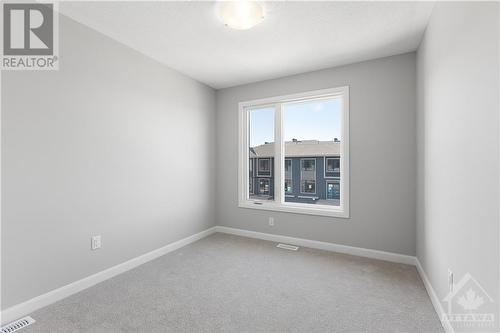 818 Glissade Grove, Ottawa, ON - Indoor Photo Showing Other Room