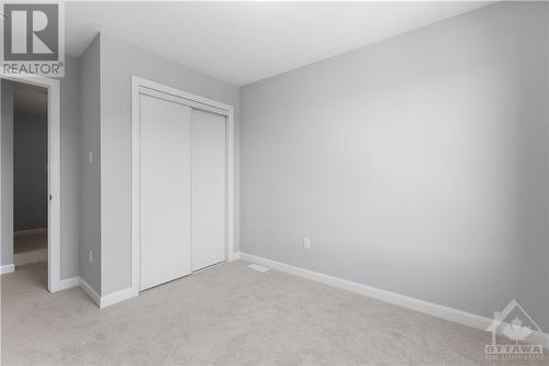 818 Glissade Grove, Ottawa, ON - Indoor Photo Showing Other Room