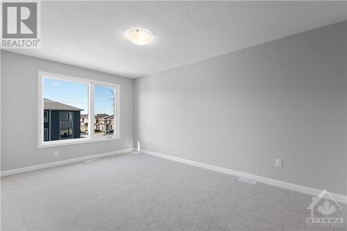 818 Glissade Grove, Ottawa, ON - Indoor Photo Showing Other Room