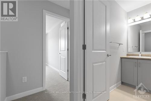 818 Glissade Grove, Ottawa, ON - Indoor Photo Showing Other Room