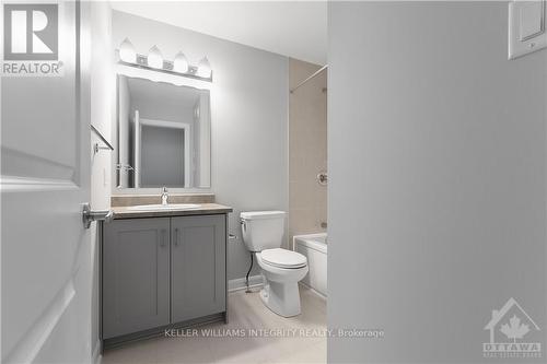 818 Glissade Grove, Ottawa, ON - Indoor Photo Showing Bathroom