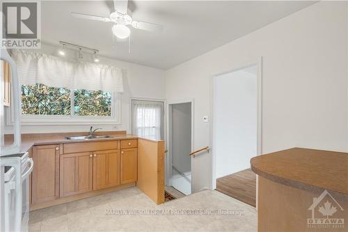 17 Domus Crescent, Ottawa, ON - Indoor Photo Showing Kitchen With Double Sink