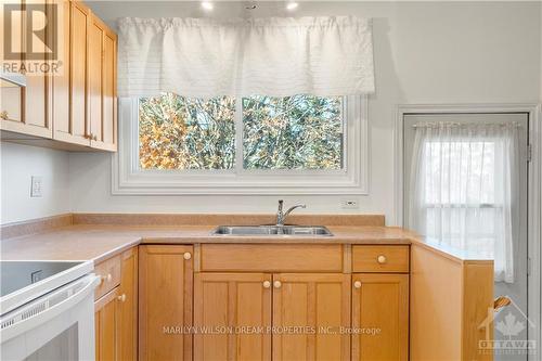 17 Domus Crescent, Ottawa, ON - Indoor Photo Showing Kitchen With Double Sink