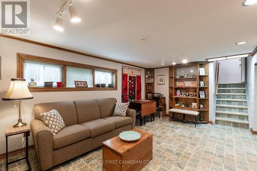 53 Dunwich Drive, St. Thomas, ON - Indoor Photo Showing Living Room