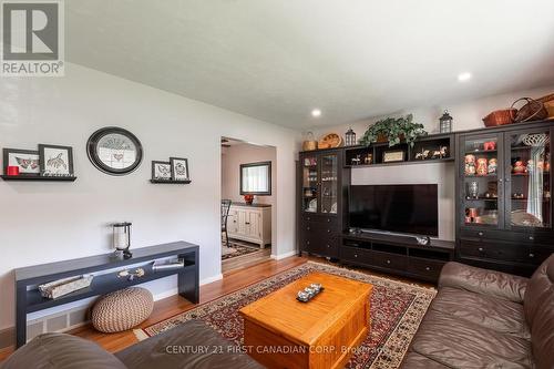 53 Dunwich Drive, St. Thomas, ON - Indoor Photo Showing Living Room