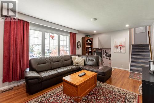 53 Dunwich Drive, St. Thomas, ON - Indoor Photo Showing Living Room