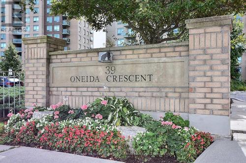 610 - 39 Oneida Crescent, Richmond Hill, ON - Outdoor