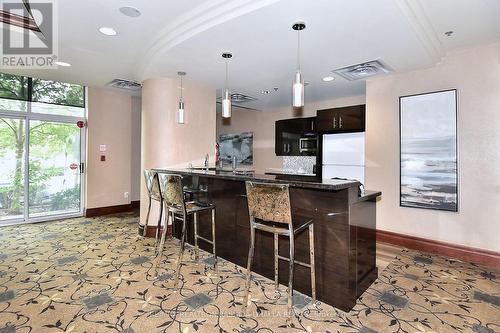 610 - 39 Oneida Crescent, Richmond Hill, ON - Indoor Photo Showing Kitchen