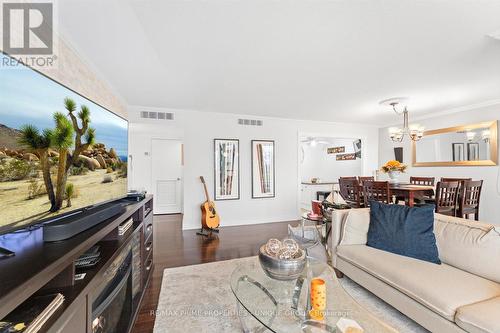 205 - 1333 Bloor Street, Mississauga, ON - Indoor Photo Showing Living Room