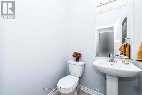 27 Tysonville Circle, Brampton, ON - Indoor Photo Showing Bathroom