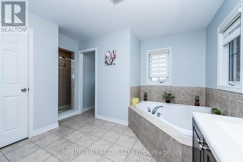 27 Tysonville Circle, Brampton, ON - Indoor Photo Showing Bathroom