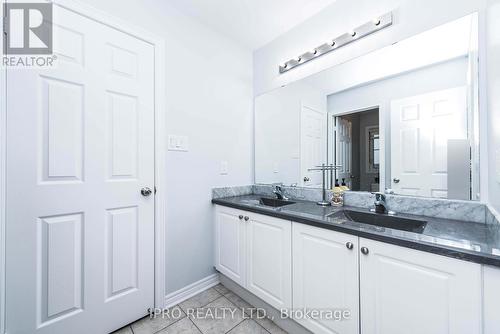 27 Tysonville Circle, Brampton, ON - Indoor Photo Showing Bathroom