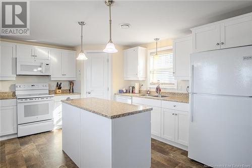 13 Sixth Street, Quispamsis, NB - Indoor Photo Showing Kitchen With Double Sink