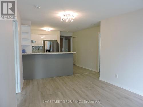 905 - 503 Beecroft Road, Toronto, ON - Indoor Photo Showing Kitchen