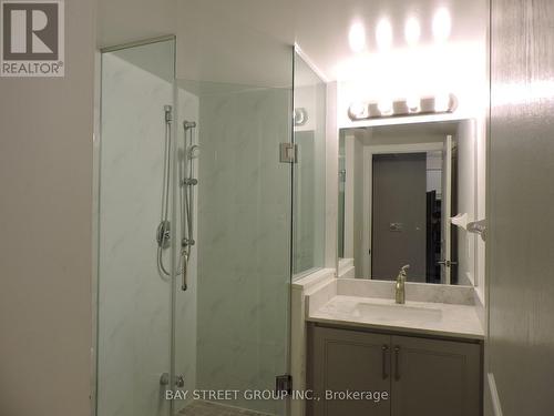 905 - 503 Beecroft Road, Toronto, ON - Indoor Photo Showing Bathroom