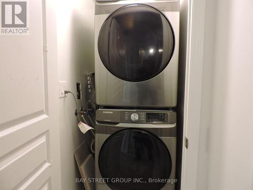 905 - 503 Beecroft Road, Toronto, ON - Indoor Photo Showing Laundry Room