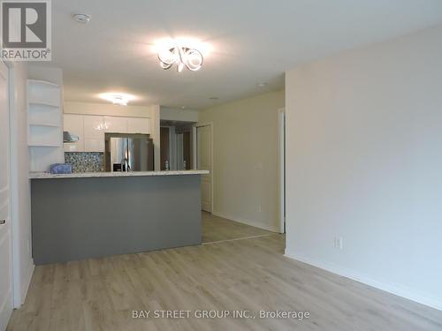 905 - 503 Beecroft Road, Toronto, ON - Indoor Photo Showing Kitchen