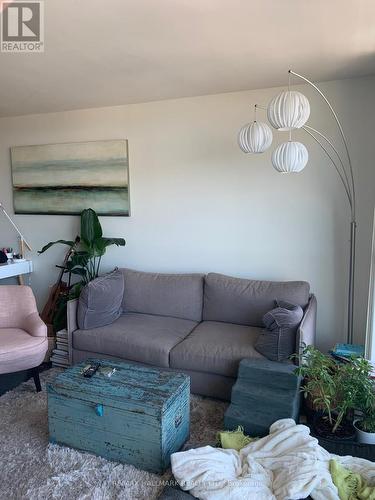 1511 - 78 Tecumseth Street, Toronto, ON - Indoor Photo Showing Living Room