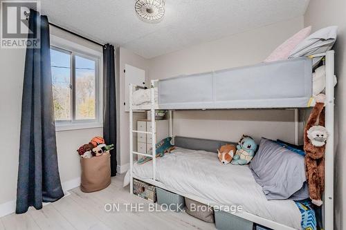 20 Golden Pond Road, Puslinch, ON - Indoor Photo Showing Bedroom