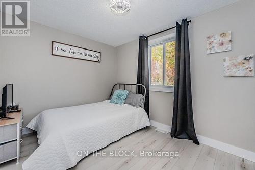 20 Golden Pond Road, Puslinch, ON - Indoor Photo Showing Bedroom