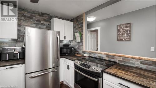 26 Mary Avenue, South Bruce Peninsula, ON - Indoor Photo Showing Kitchen