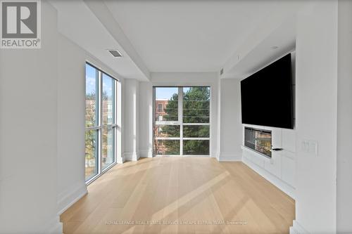 406 - 3 Southvale Drive, Toronto, ON - Indoor