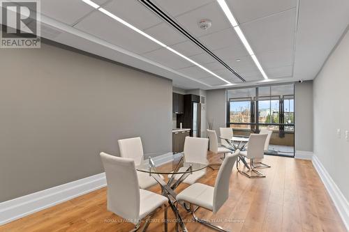 406 - 3 Southvale Drive, Toronto, ON - Indoor Photo Showing Dining Room