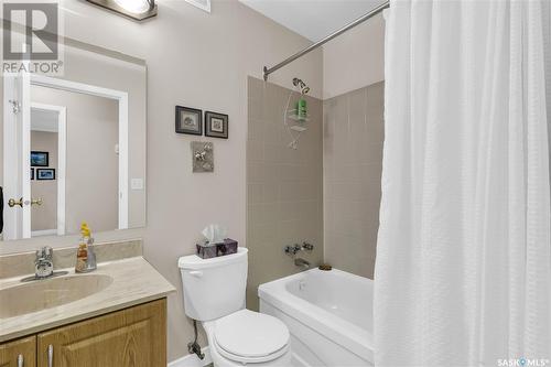 110 Brabant Crescent, Saskatoon, SK - Indoor Photo Showing Bathroom