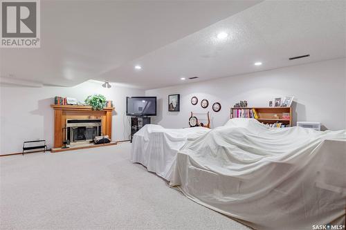 110 Brabant Crescent, Saskatoon, SK - Indoor Photo Showing Bedroom