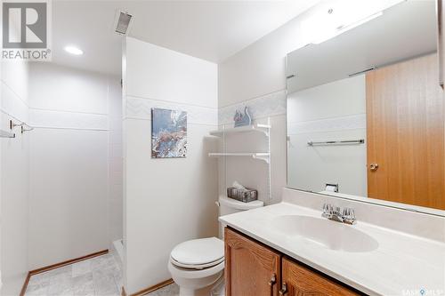 110 Brabant Crescent, Saskatoon, SK - Indoor Photo Showing Bathroom