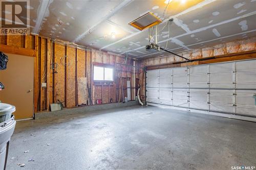 110 Brabant Crescent, Saskatoon, SK - Indoor Photo Showing Garage