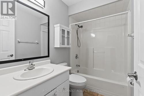 21 Caleche Avenue, Clarington, ON - Indoor Photo Showing Bathroom