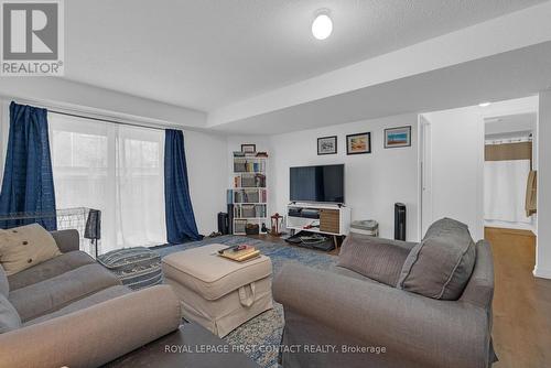 Lower - 194 Country Lane, Barrie, ON - Indoor Photo Showing Living Room