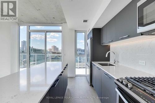 1016 - 30 Baseball Place, Toronto, ON - Indoor Photo Showing Kitchen With Upgraded Kitchen